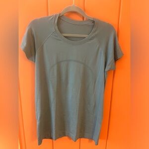 Lululemon Swiftly Tech Short Sleeve Dusty Denim Blue size 12